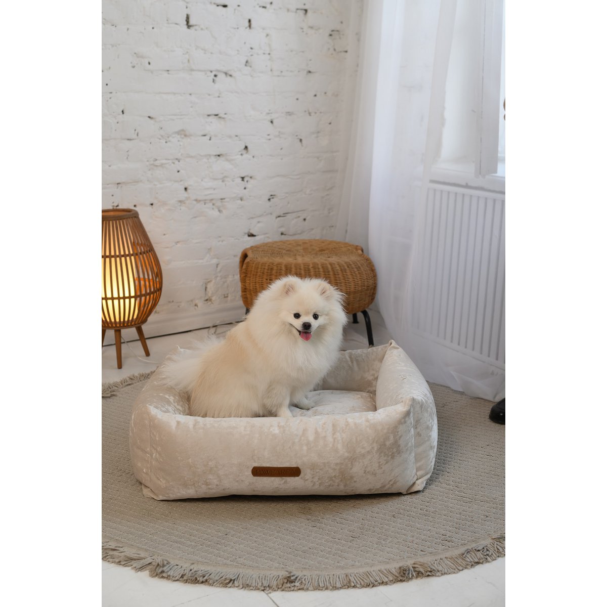 Hundebett SAPPHIRE aus hochwertigem Samt in 2 verschiedenen Größen und Farben
