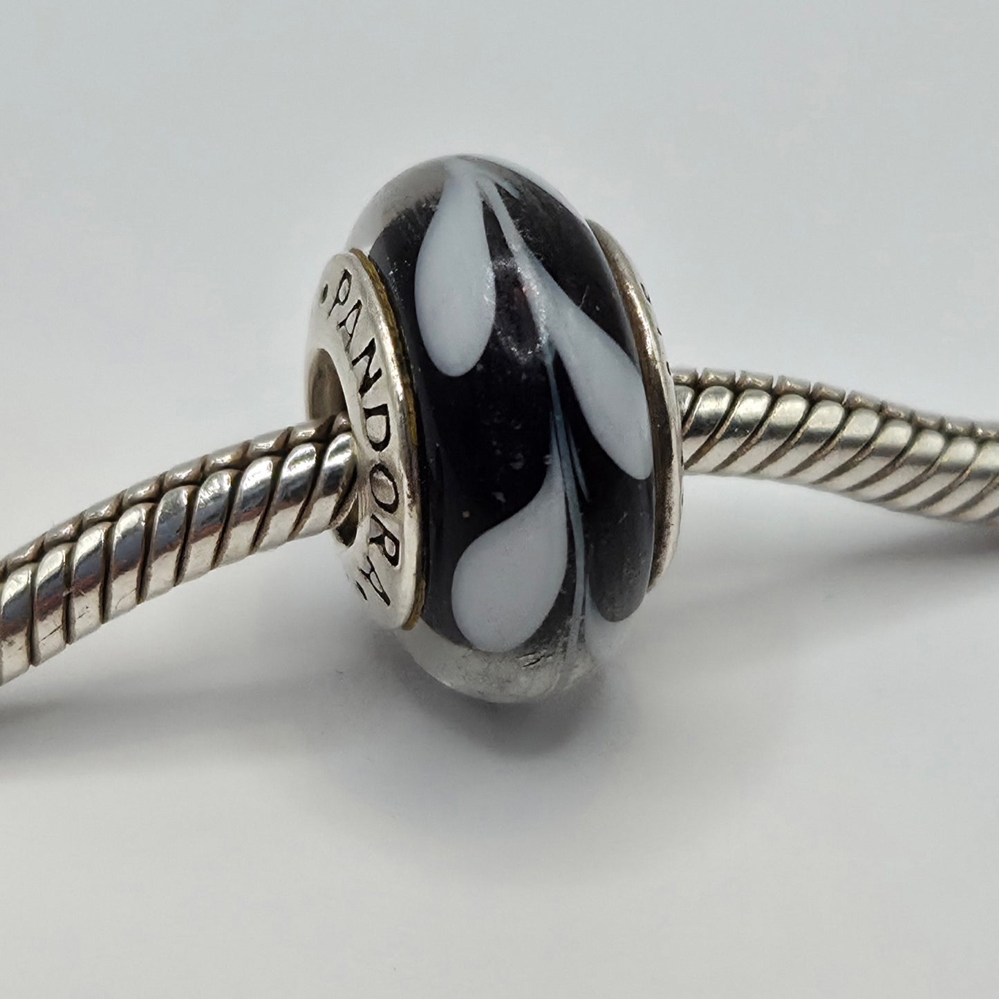 Original Pandora Murano Glas Swirl Schwarz weiss 790676