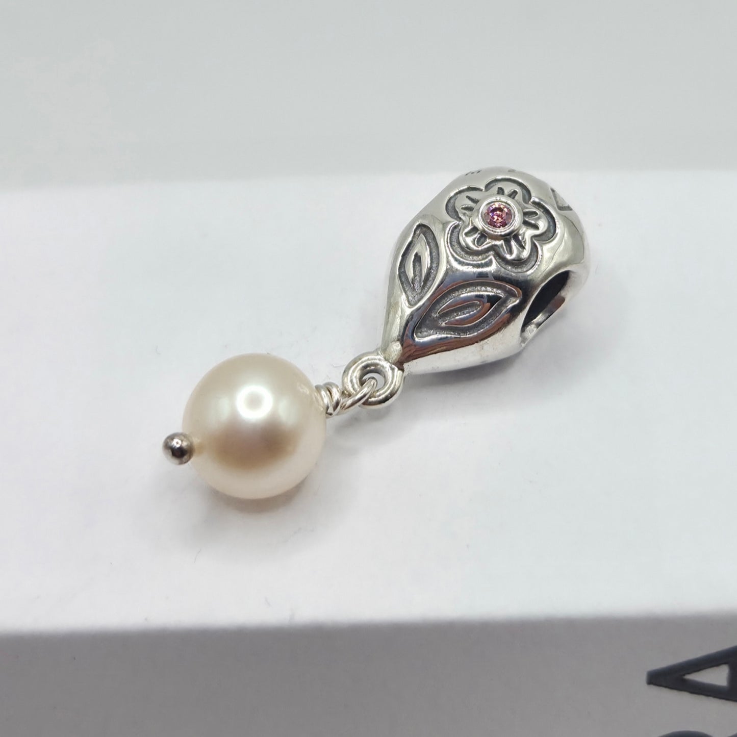 Original Pandora Blume mit Perlenanhänger 790546P