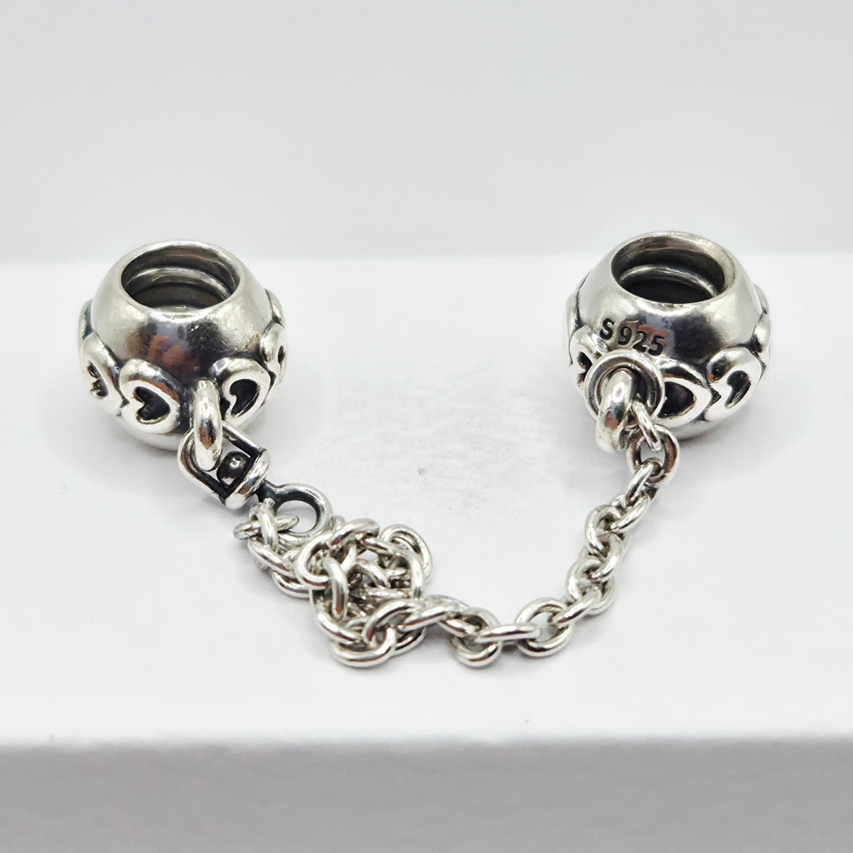 Original Pandora Sicherheitskette gereihte Herzen 791088