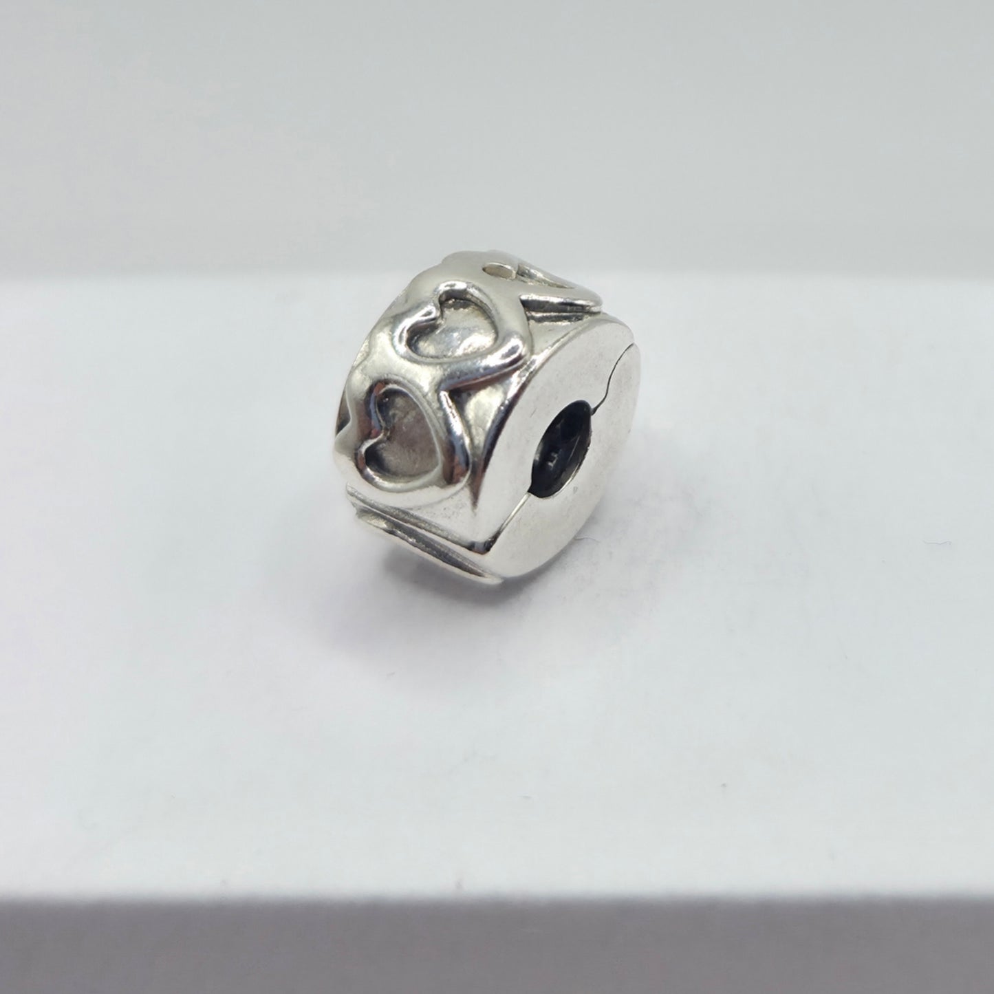 Original Pandora Clip gereihte Herzen 791978