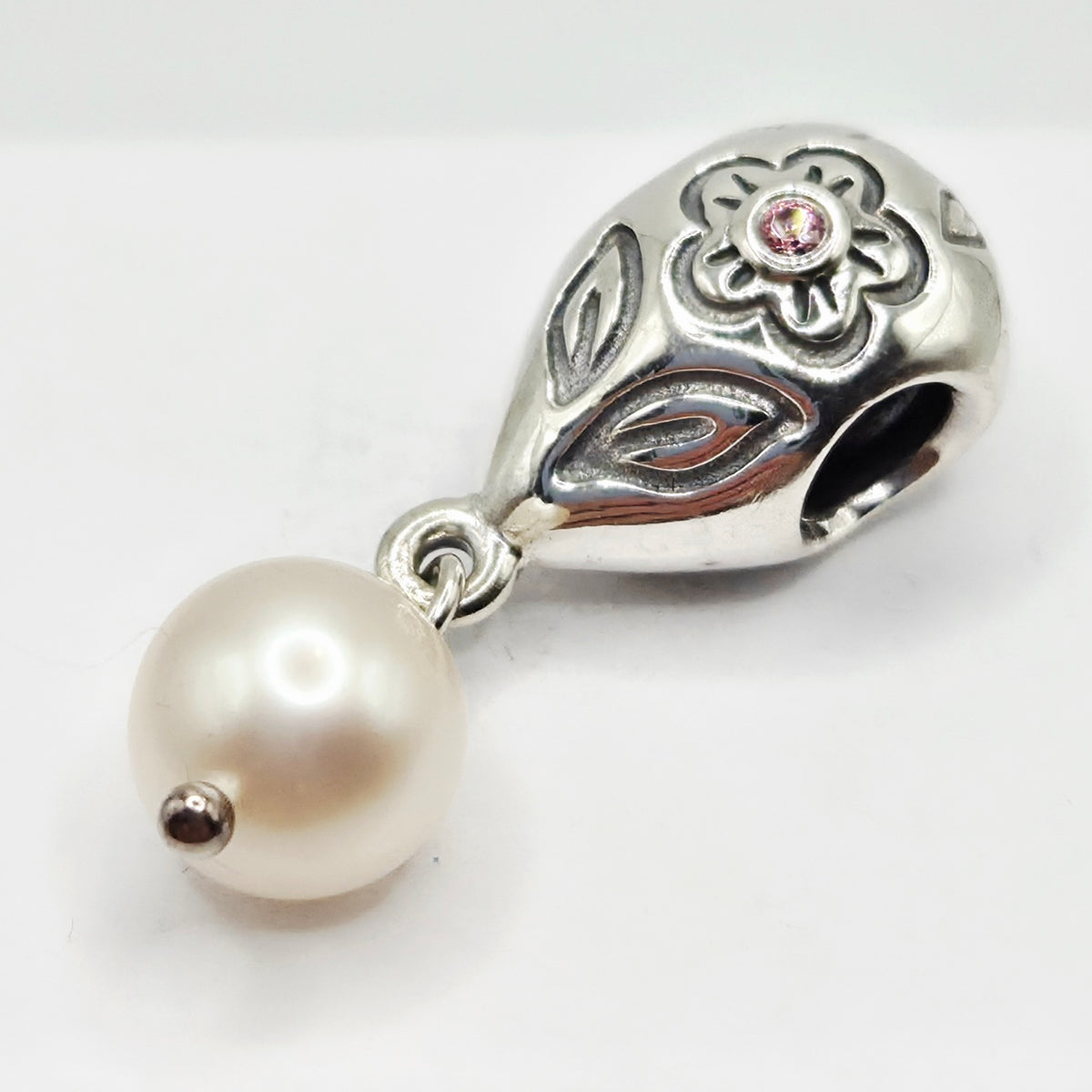 Original Pandora Blume mit Perlenanhänger 790546P